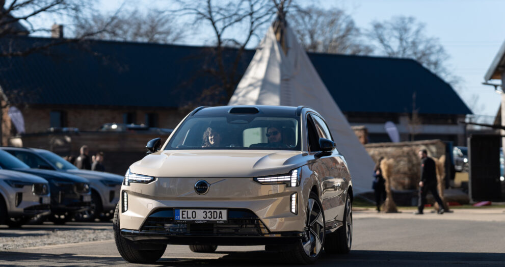 Volvo EX90