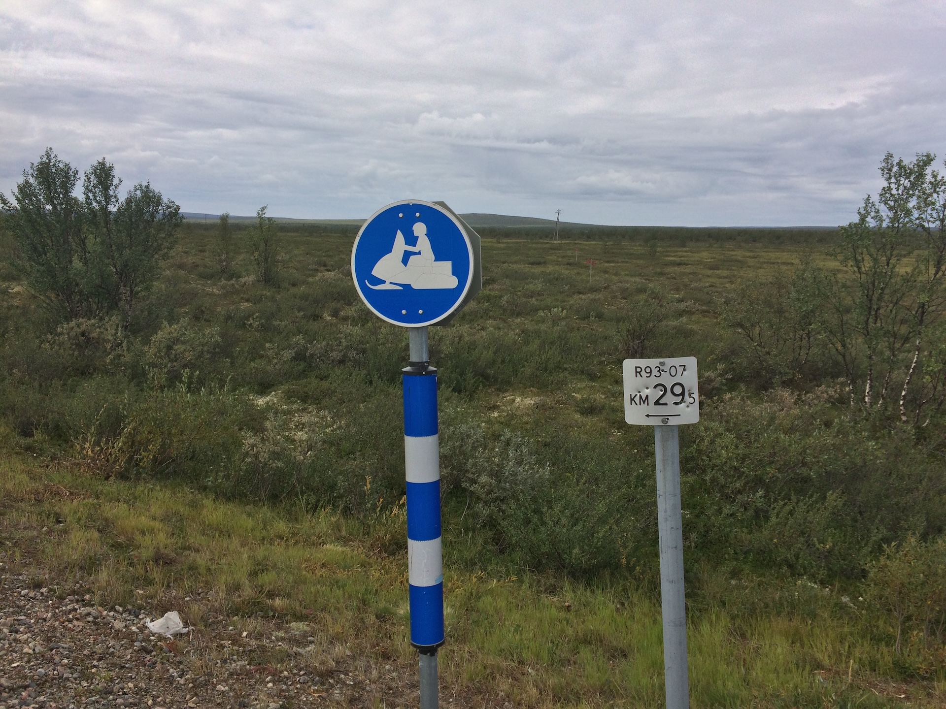 Když jedete tundrou na Nordkapp, často potkáte tuto značku