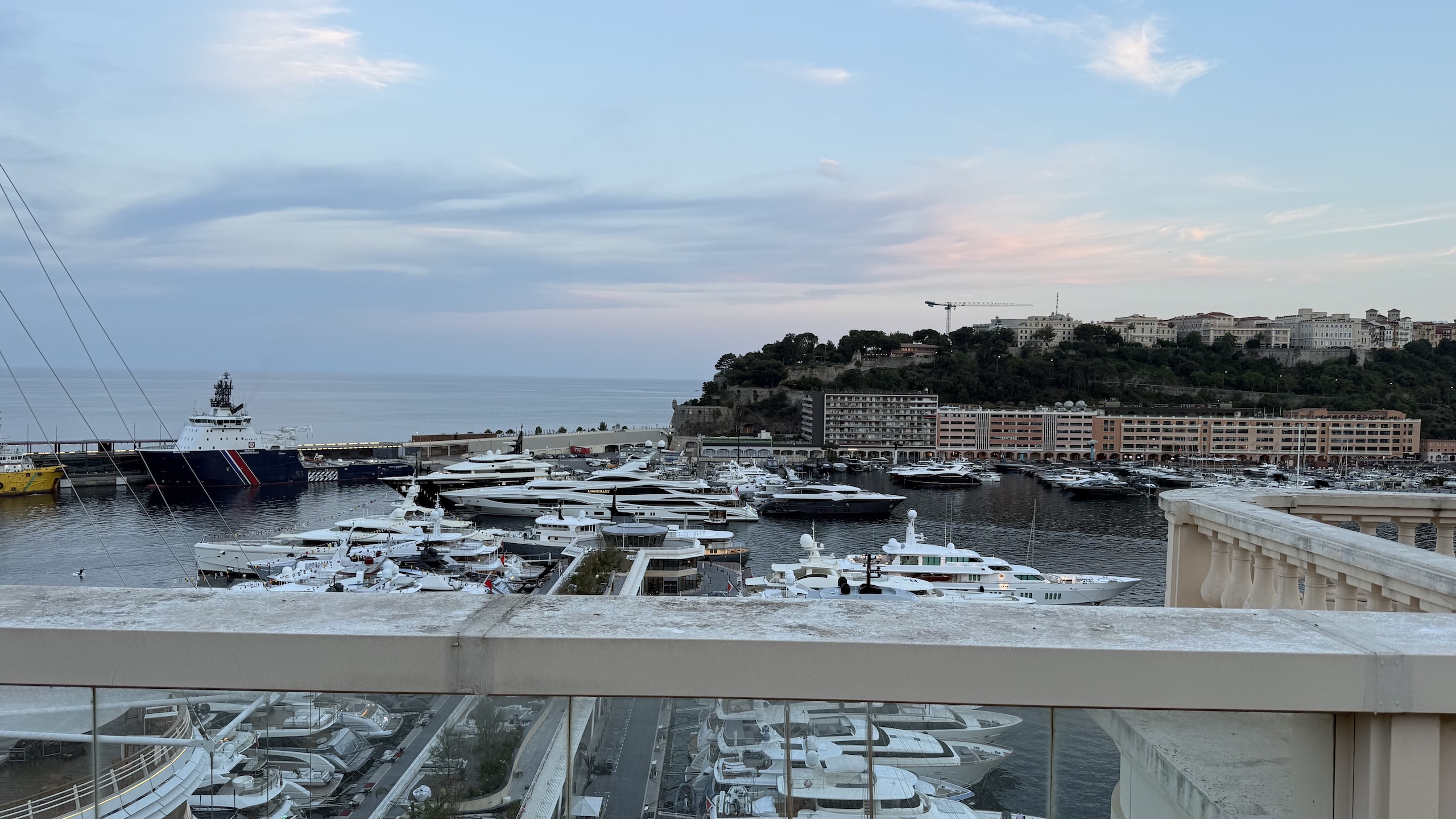 Monte Carlo nabízí výhled i na spoustu luxusních jachet