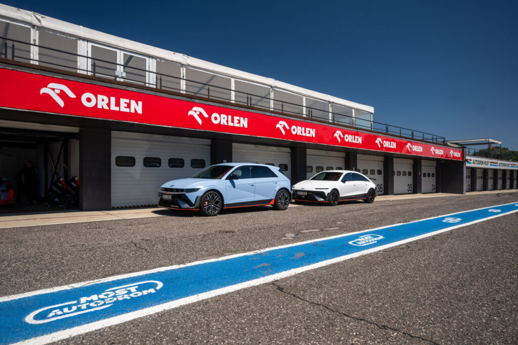 Hyundai Ioniq 5 N a Ioniq 6 N na Autodromu Most (foto: Hyundai CZ)